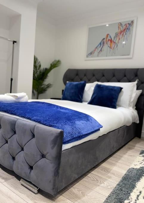 Stylish Cosy Studio Apartment Грейвсенд Экстерьер фото