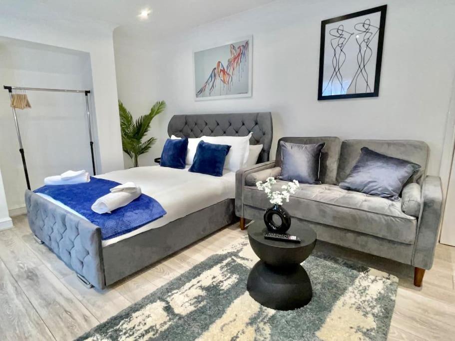Stylish Cosy Studio Apartment Грейвсенд Экстерьер фото