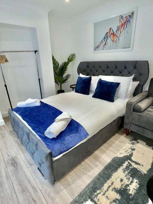 Stylish Cosy Studio Apartment Грейвсенд Экстерьер фото