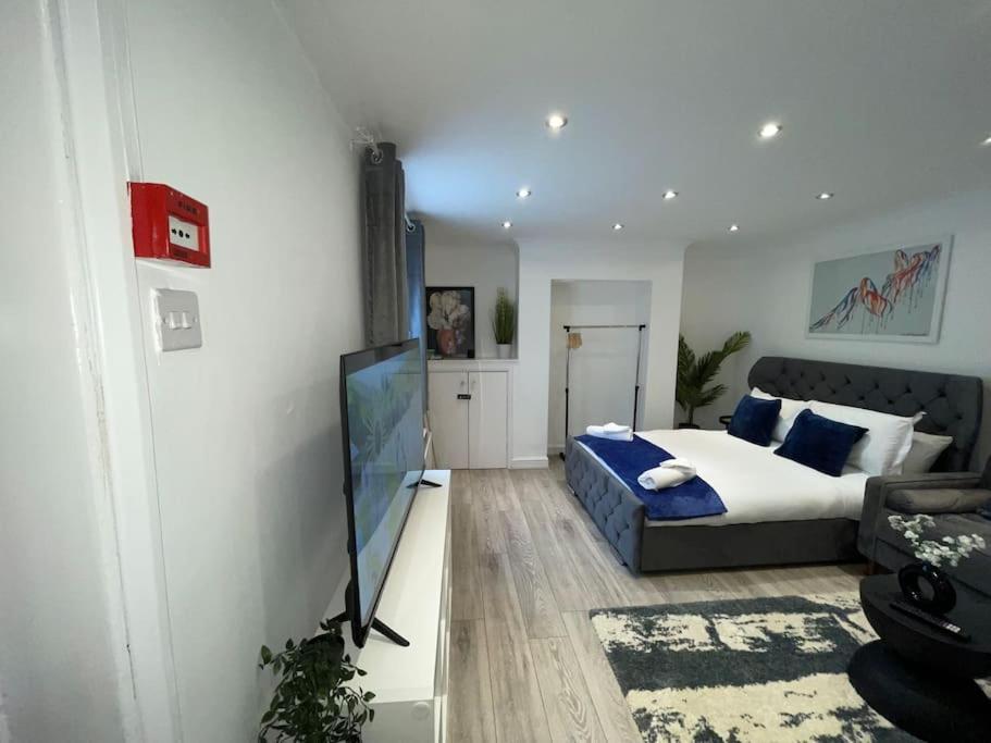Stylish Cosy Studio Apartment Грейвсенд Экстерьер фото