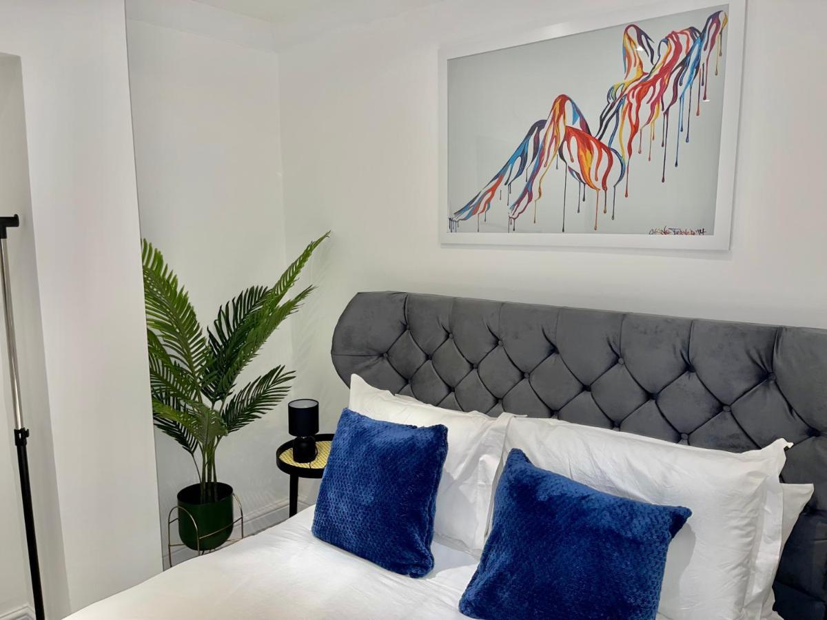 Stylish Cosy Studio Apartment Грейвсенд Экстерьер фото